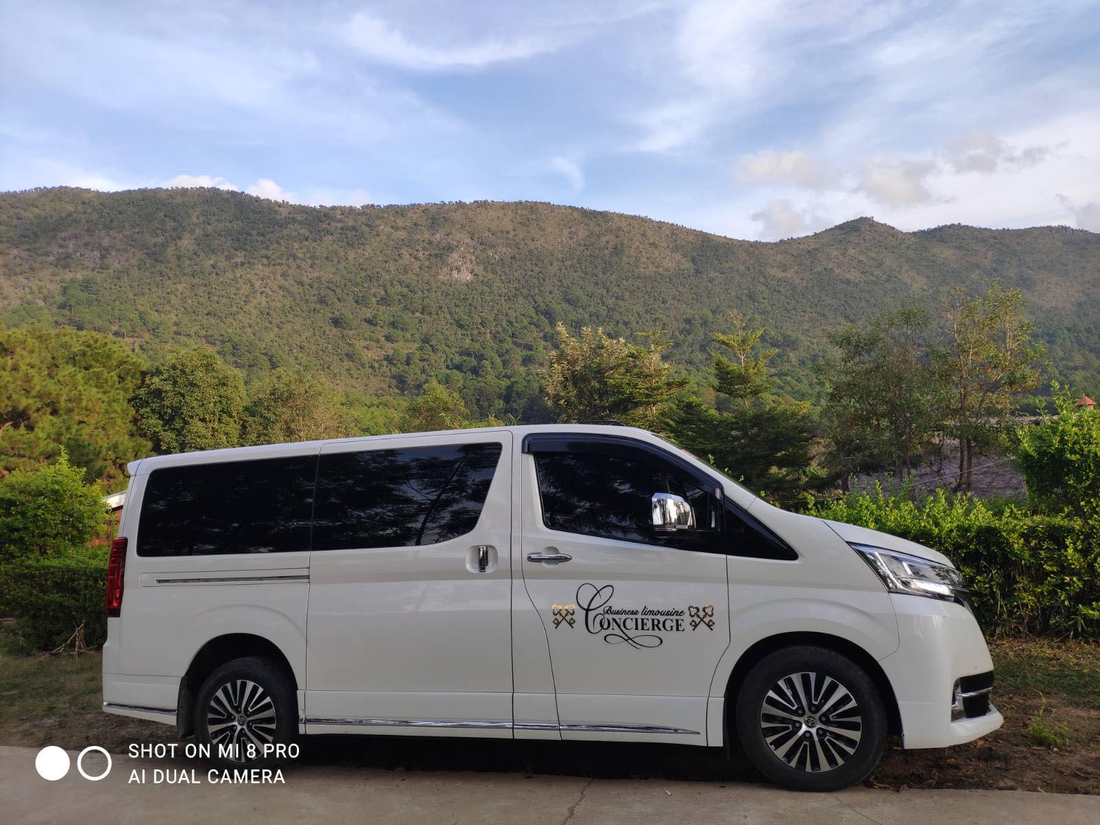 Concierge Business Limousine
